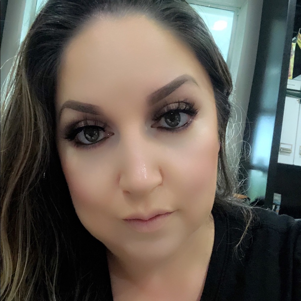 Meet your Posher, Lorena